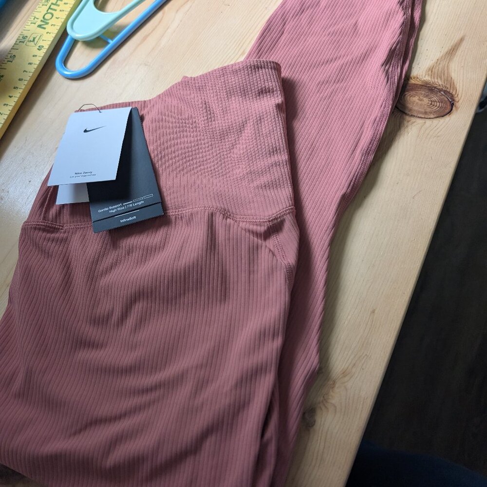 Nike zenvy ribbed leggings medium